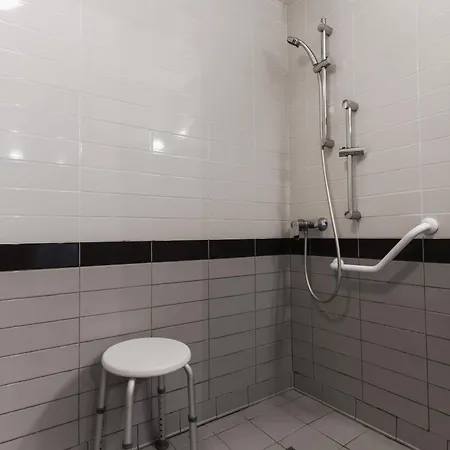 Ibis Budget Hotel 2*