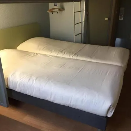 Ibis Budget Hotel 2*